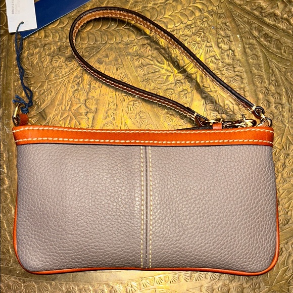 Authentic Dooney & Bourke Gray and Tan Leather Large Slim Wristlet- New w/ Tag! - Picture 5 of 12